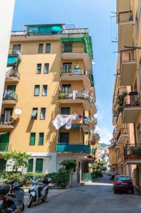 Bilocale Centrale Rapallo Esterno foto